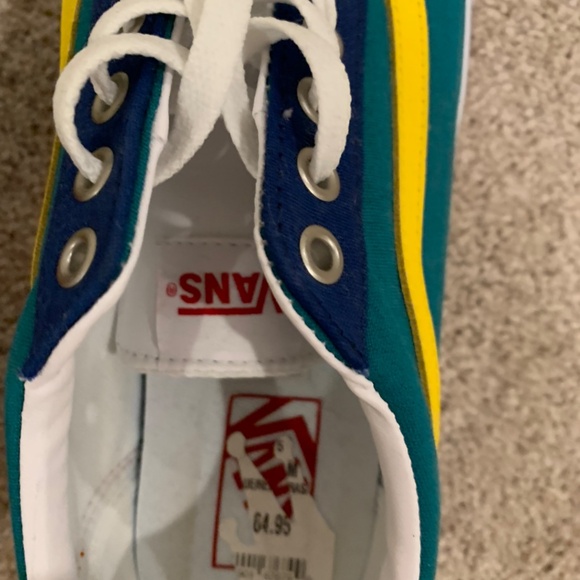 . NWT - Mens size 10 Vans - Picture 3 of 5